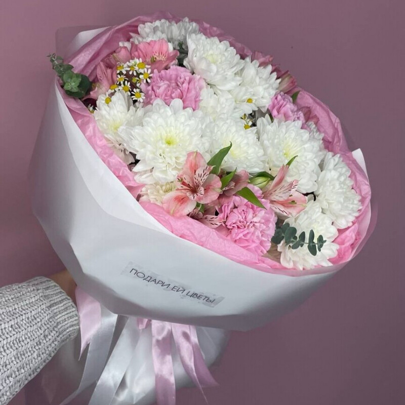 Avtorskij buket s diantusami, al_stromeriej i hrizantemoj, standart