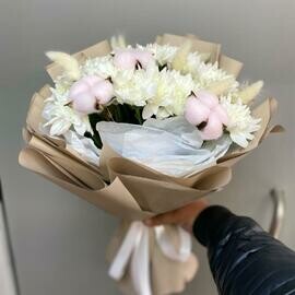 Букет из хризантемы,хлопка и лагуруса