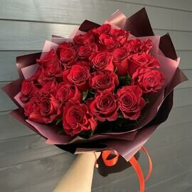 25 красных роз эквадор