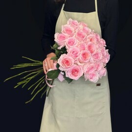 Buket  iz 25 Rozovih Roz