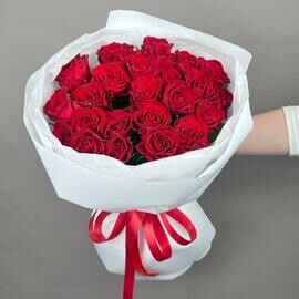25 красных роз