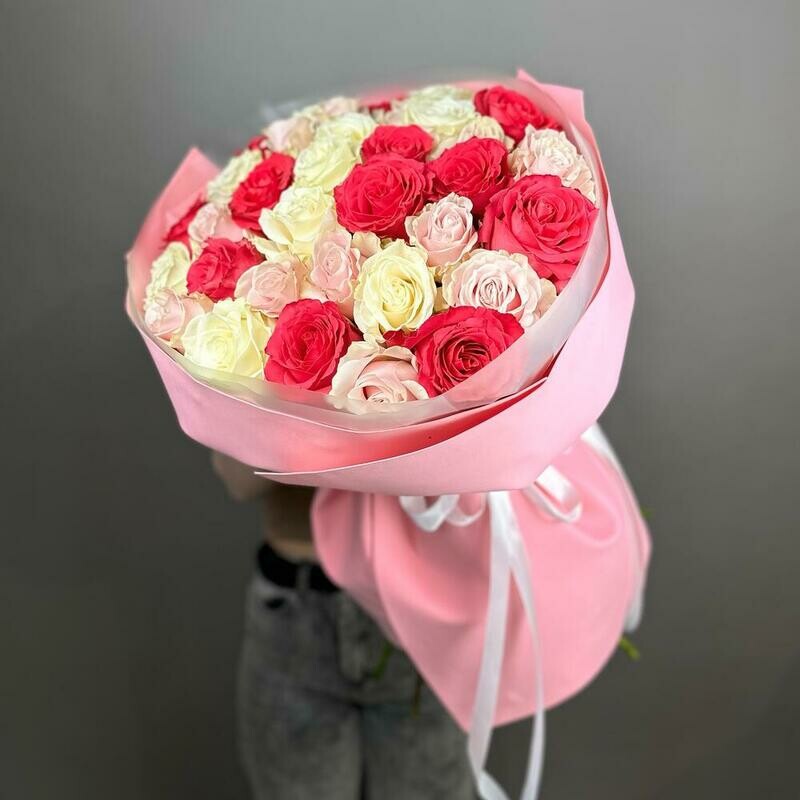 YArkij buket iz 35 roz, monobuket iz 35 roz