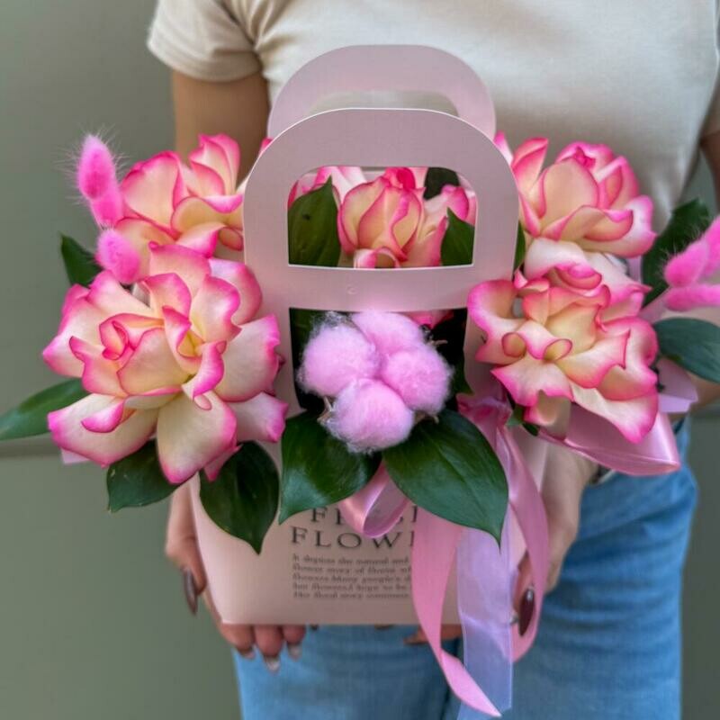 Композиция с французскими розами , стандартный