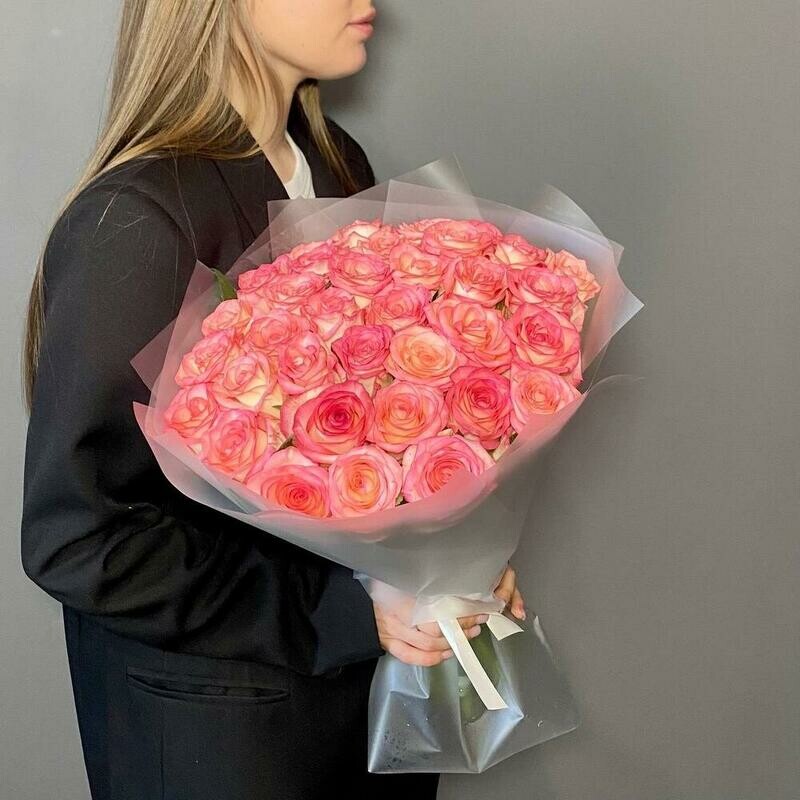 Monobuket 35 nezhnih roz Dzhumiliya, monobuket iz 35 roz