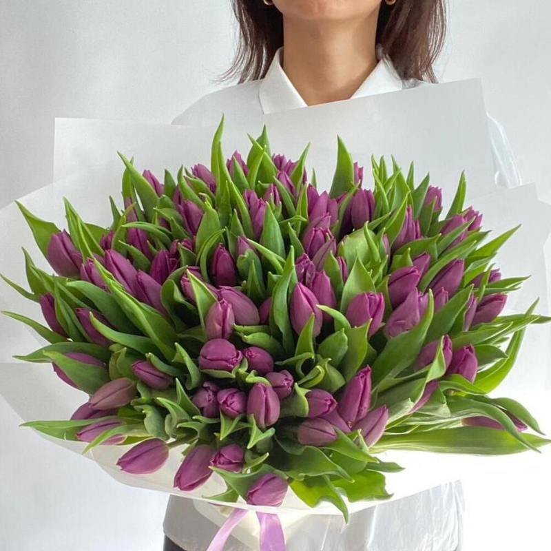 Букет из фиолетовых тюльпанов 101 шт, букет из фиолетовых тюльпанов 101 шт
