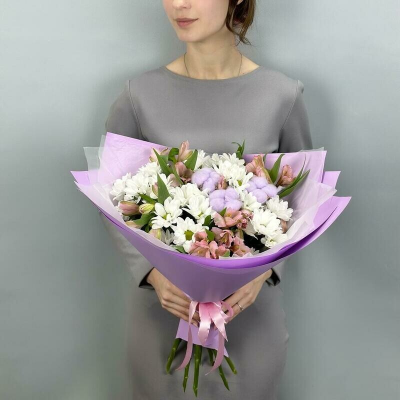 Авторский букет с хризантемой, альстромерией и хлопком, стандартный