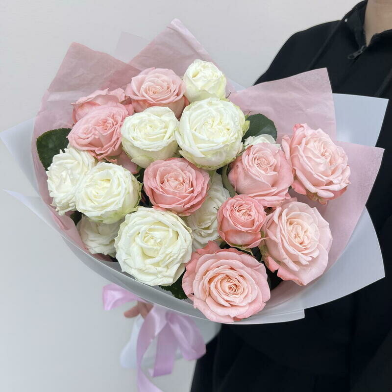 Букет из кустовых пионовидных роз, монобукет из 5 кустовых пионовидных роз