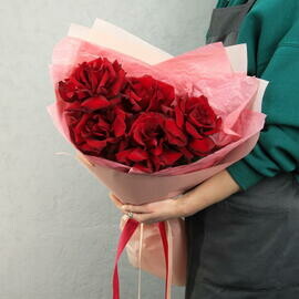 Buket iz 5 krasnih frantcuzskih roz