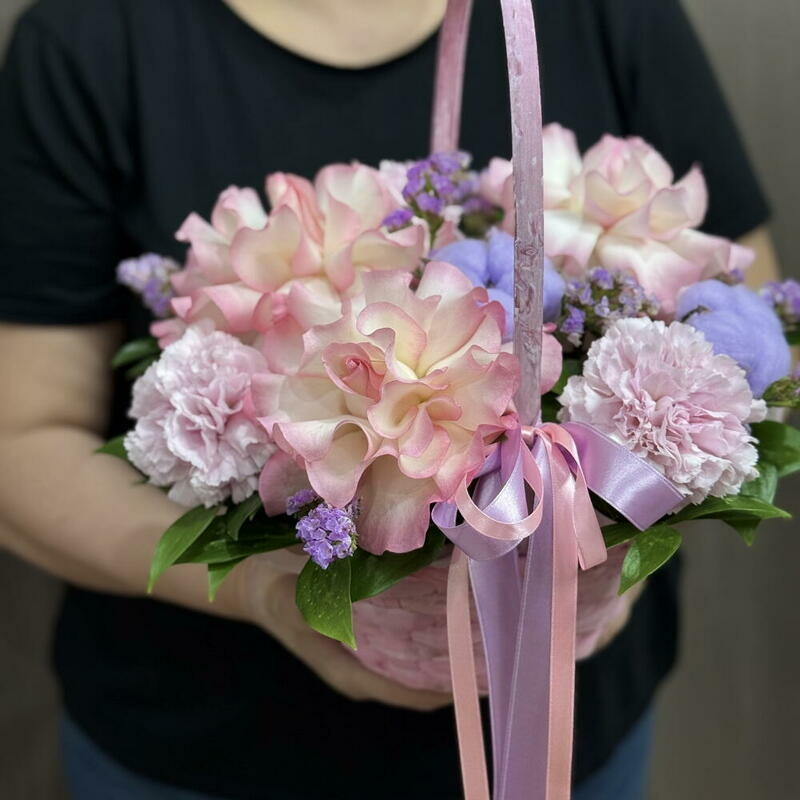 Корзина с цветами "Леди Шик", уменьшенный