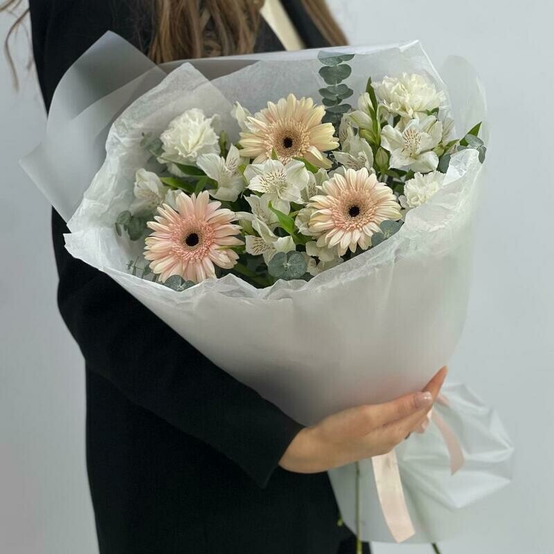 Нежный букет с герберами, стандартный