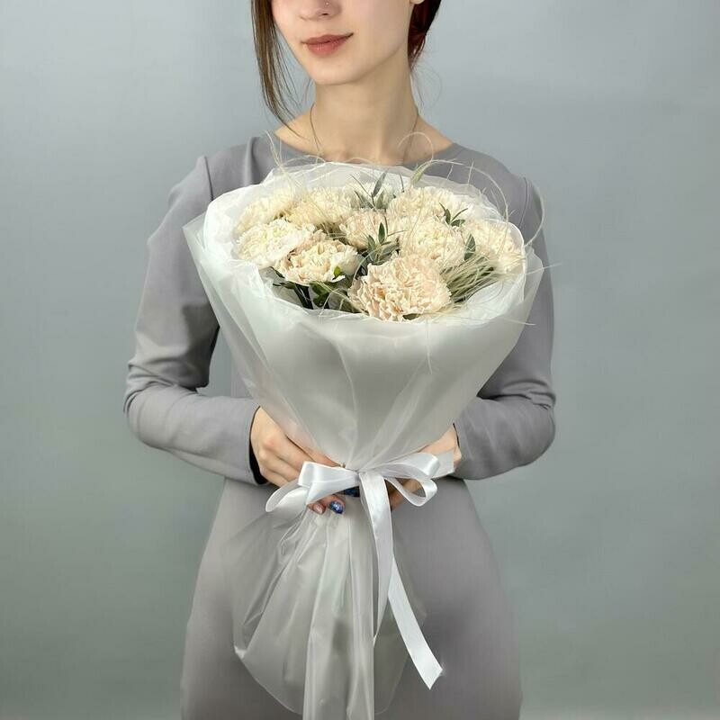 Букет-комплимент из гвоздик, монобукет из 11 гвоздик 