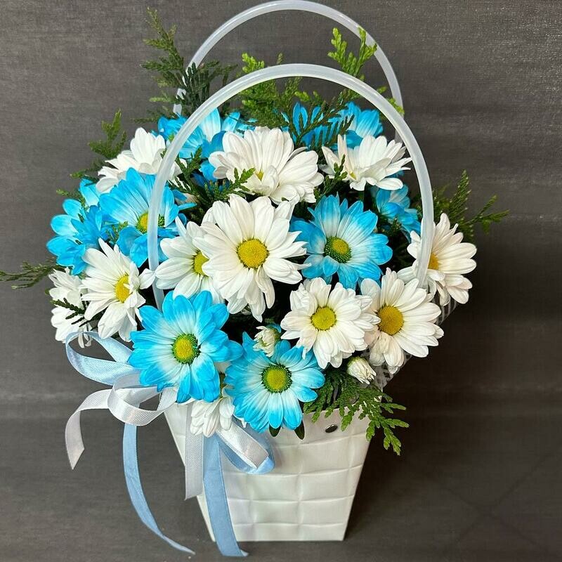 Хризантемы - ромашки в сумочке, уменьшенный