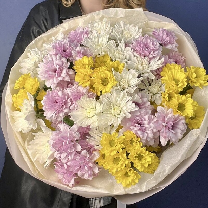 Stojkij buket iz hrizantemi 15sht, standart