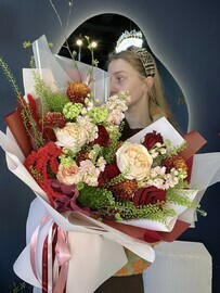 "Цветущий Эдем" Премиум Букет с пионовидной розой,ароматной маттиолой и стойкой хризантемой