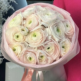 Роскошный букет из ранункулюсов (лютики)