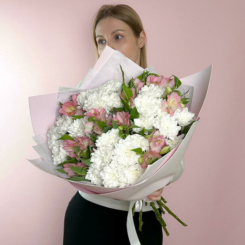 Ob_yomnij i stojkij buket s hrizantemoj, standart