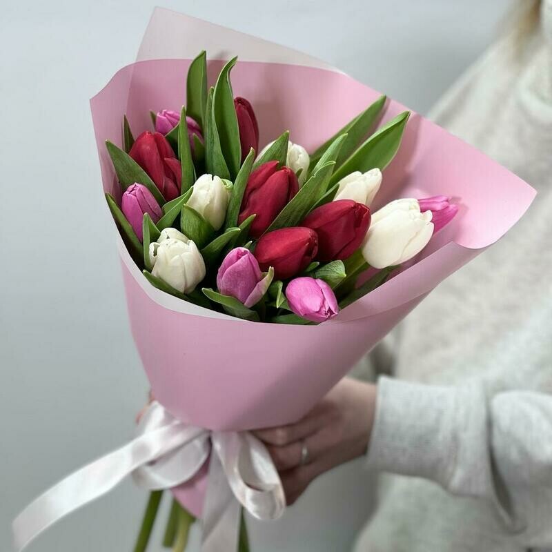 Buket iz raznotcvetnih tyul_panov, standart