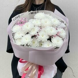 Букет с хризантемой и гипсофилой