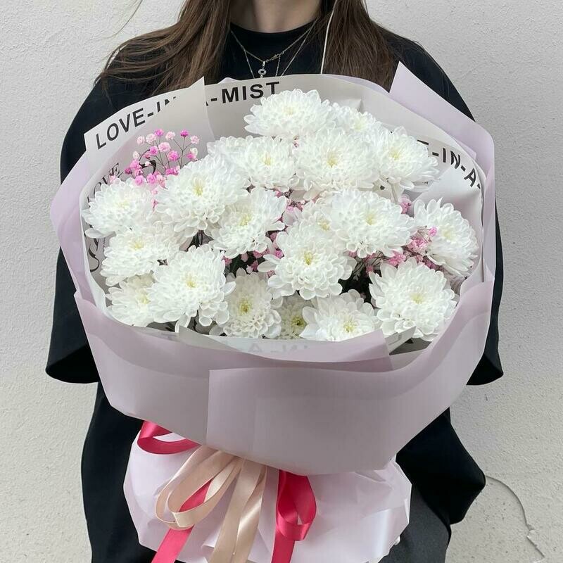 Buket s hrizantemoj i gipsofiloj, standart