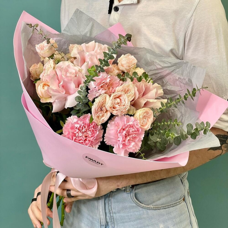 «Pink fresh букет с розами и диантусами, стандартный