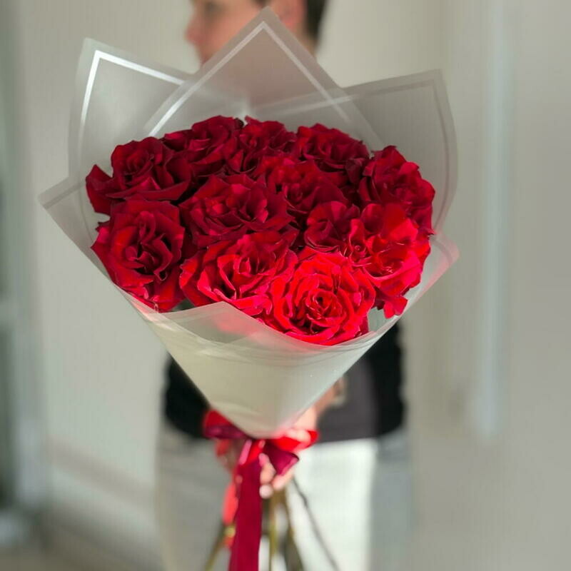 Buket iz roz Red Panter, 11 frantcuzskih bordovih roz