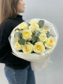 pionovidnie rozi s evkaliptom