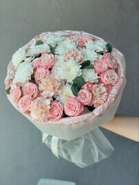 авторский букет с пионовидными розами кустовыми