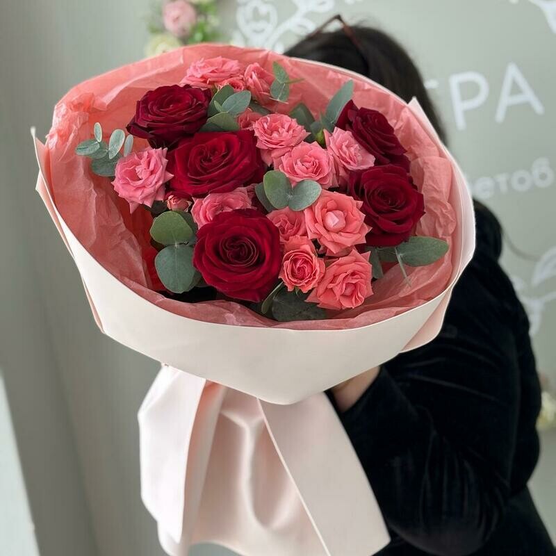 Букет с розой Барбадос и красной розой, стандартный