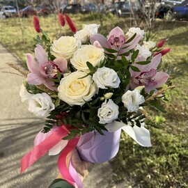 Коробочка с орхидеями