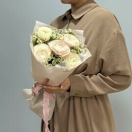 Нежный букет из ранункулюсов и ромашки для любимой 142