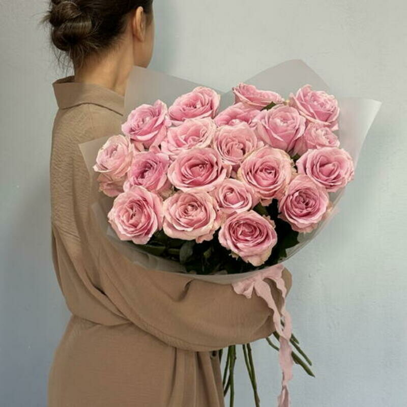 Nezhnij buket iz prekrasnih roz pink avalanzh 189, buket iz rozovih roz