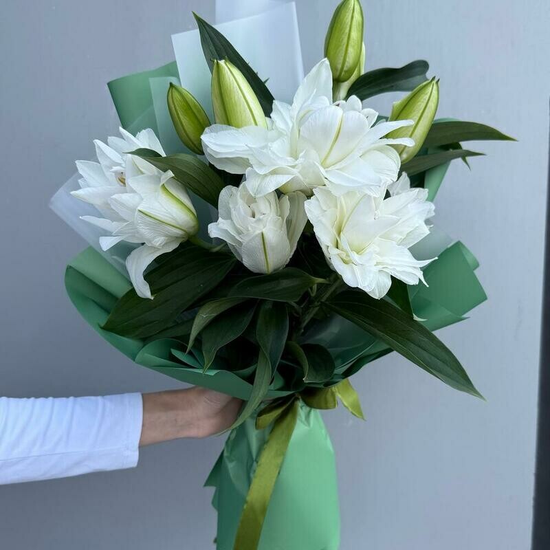 Букет из 3-х белых лилий, стандартный