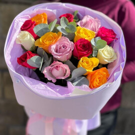 Монобукет «Радужный день» с розами