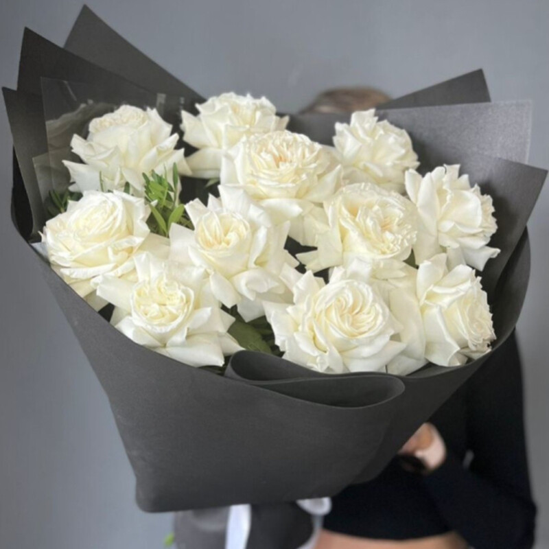 Buket «Estetika» s rozami Playa blanka, standart