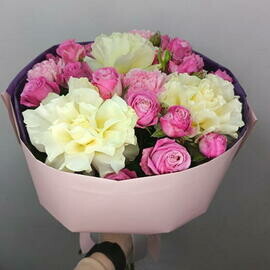 Букет из роз одноголовых и кустовых