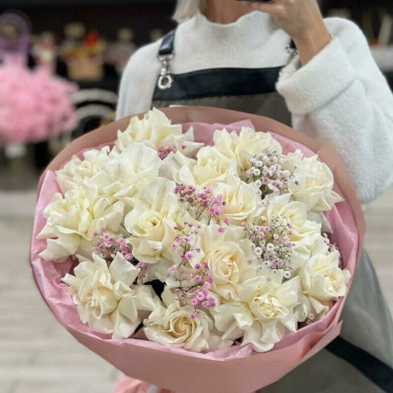 Букет из французких роз и гипсофилы, делюкс