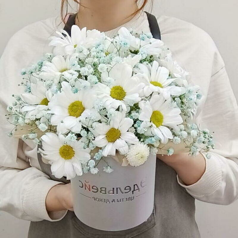 Композиция с хризантемой в коробке, уменьшенный