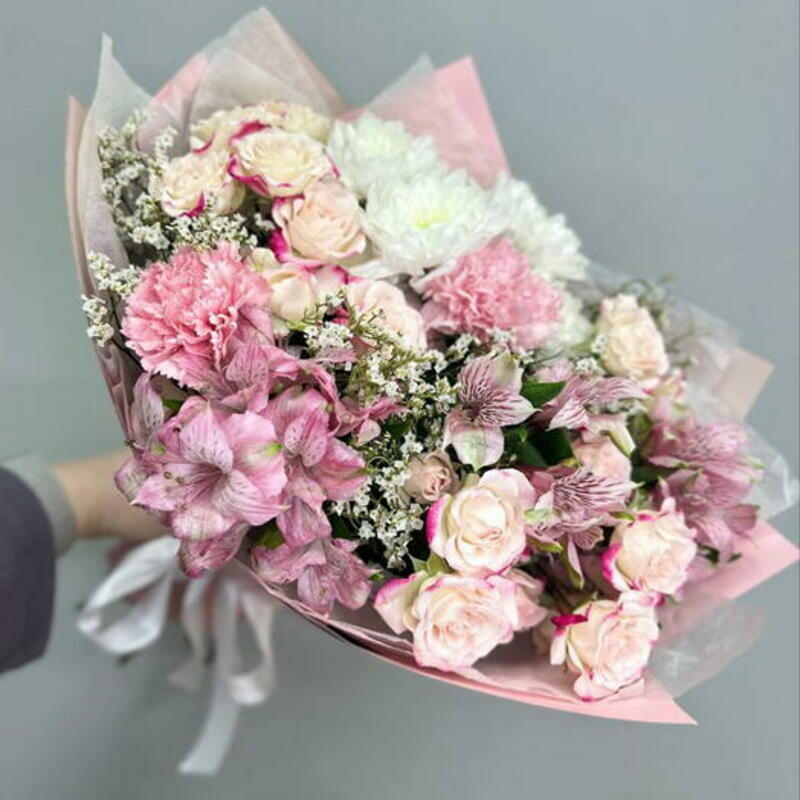 Букет с альстромерией и кустовой розой, стандартный