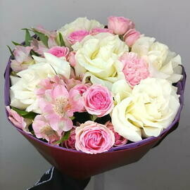 Nezhnij buket s frantcuzkoj rozoj