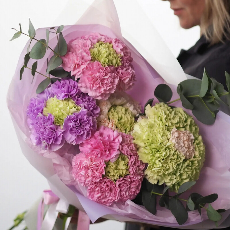 Роскошный букет из пяти семицветиков и веточек эвкалипта, премиум