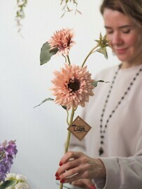 Georgin botanicheskij dekorativnij