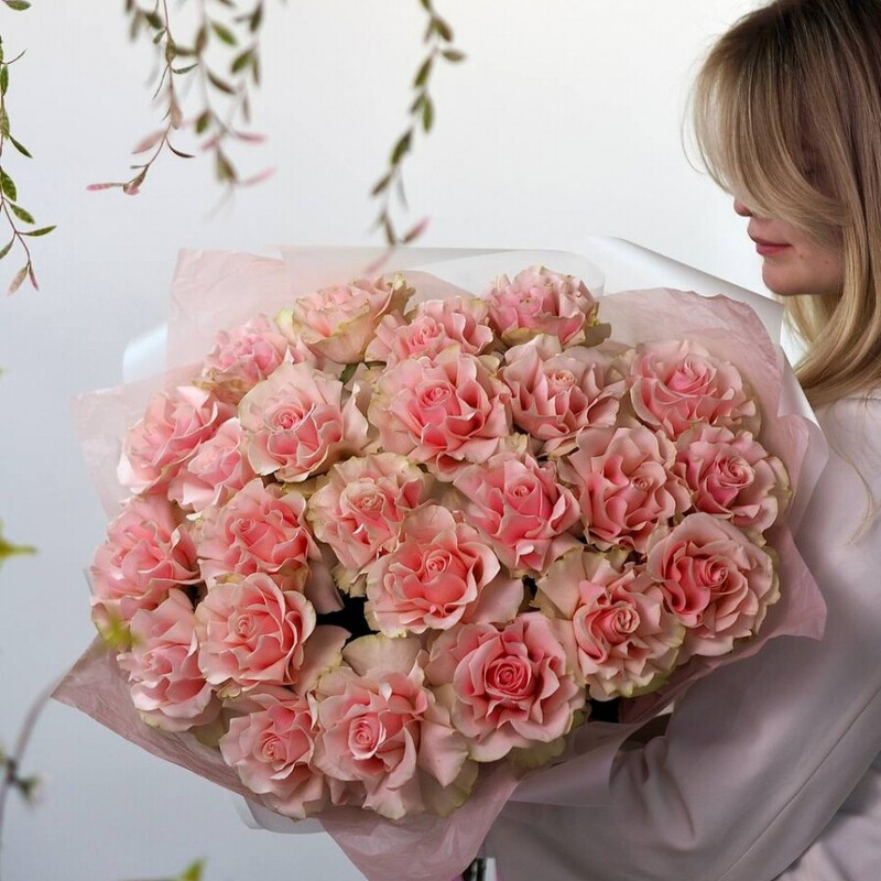 Buket iz 25 rozovih frantcuzskih roz, buket iz 25 rozovih frantcuzskih roz