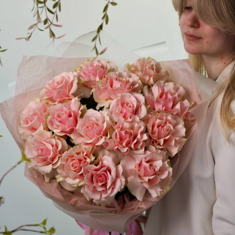 Buket iz 15 rozovih frantcuzskih roz, buket iz 15 rozovih frantcuzskih roz