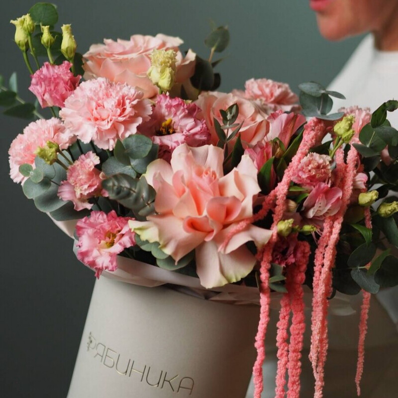 Композиция из французской розы, эустомы и диантуса, стандартный