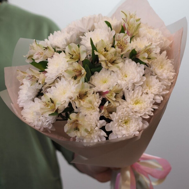 Букет из кустовой хризантемы и альстромерии, стандартный