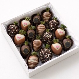 Набор «Трио» с клубникой в шоколаде, 16-20 ягод