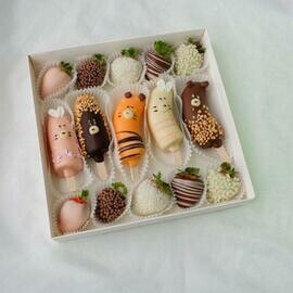 Набор «Зверята» 5 бананов 8-10 клубник в шоколаде