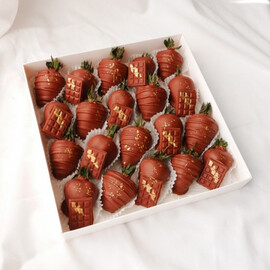 Набор «Эйфория» с клубникой в шоколаде, 16-20 ягод