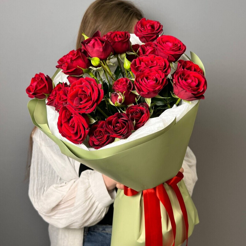 Odna lyubov_, buket iz kustovih roz - odna lyubov_