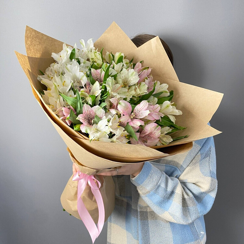 Букет полевых цветов - нежные альстромерии, букет полевых цветов - нежные альстромерии